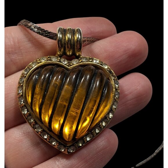 Vintage Coquette Honey Lucite Heart Pendant Necklace - Picture 2 of 12